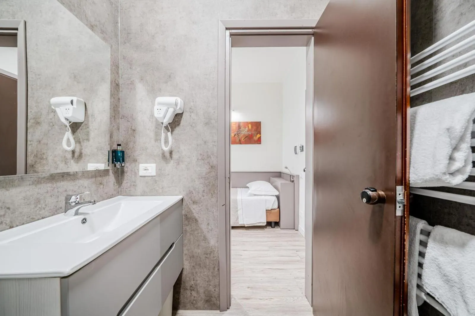 Confidence Hotel San Silvestro San Prospero Italy